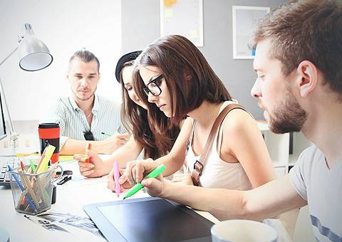 目前，還有很多的營(yíng)銷策劃企業(yè)