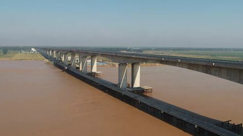通了 菏泽这条跨越黄河的公路大桥主体全线贯通